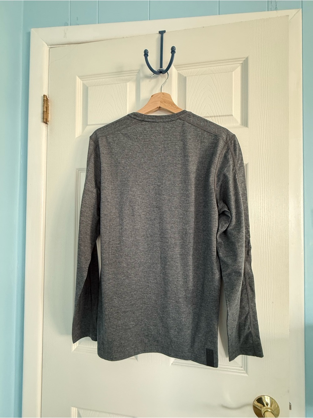 Ten Thousand Gray DURABLE Long Sleeve Tee SHIRT Small S NEW - Picture 3 of 4